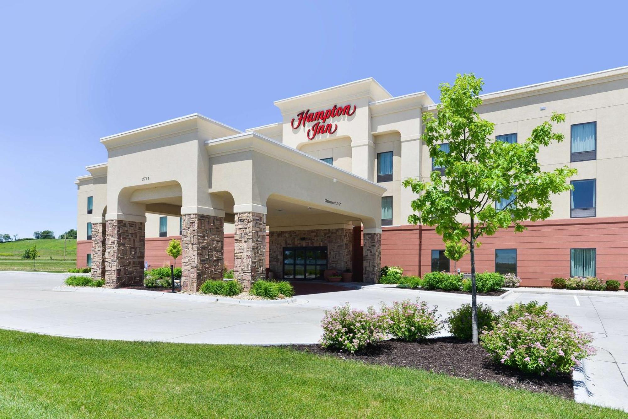 Hampton Inn Clinton מראה חיצוני תמונה