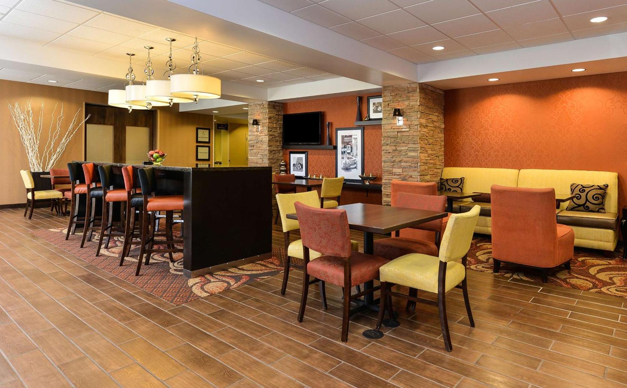 Hampton Inn Clinton מראה חיצוני תמונה